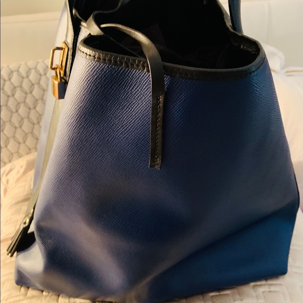 Basta Belucci, Italian genuine leather bag, new, w/out tags.  Exec. condition.
